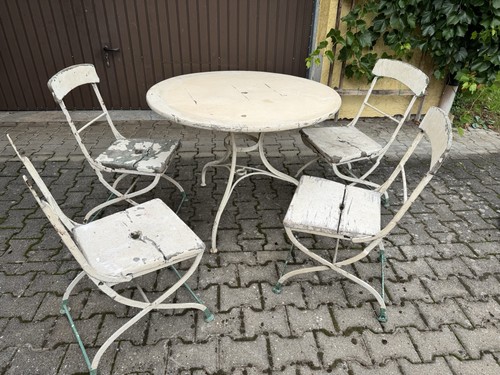 Alter gartenstuhl mit - 4,